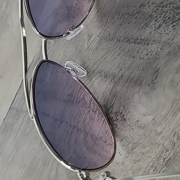 Jessica Simpson Sunglasses - Picture 4 of 4